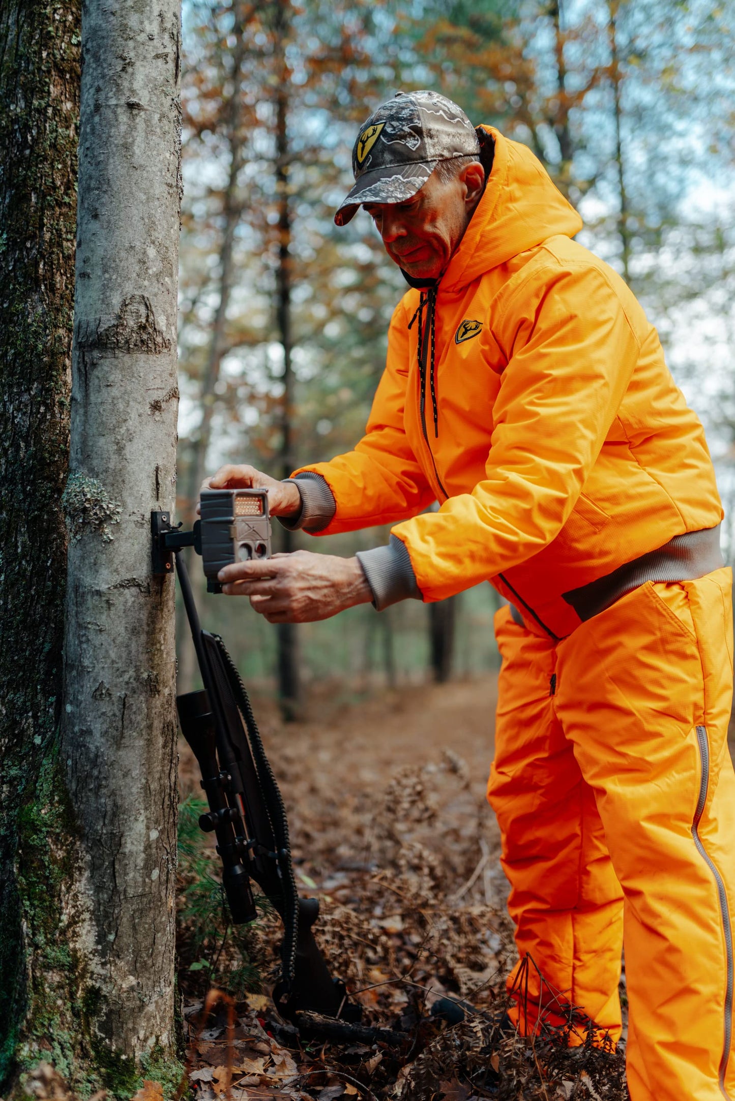SCENTBLOCKER Shield Series Evolve Reversible Bibs, Hunting Bibs for Men (MO Country DNA/Blaze, Large)