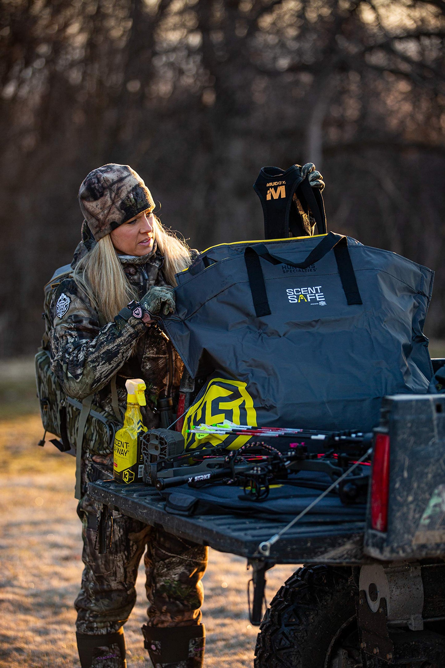 Hunters Specialties Scent-A-Way Scent-Safe Deluxe Travel Scent Bag | Scent Lock Bags for Hunting Clothing, Scent Proof Bag, Scent Free Bag for Hunting Accessories & Hunting Equipment